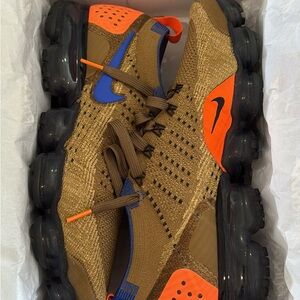 Nike Athletic Shoes Brown and Orange Modern Design